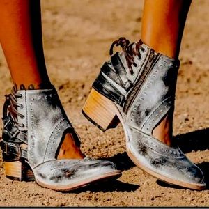 Freebird by Steven size 8 Desert -brand new